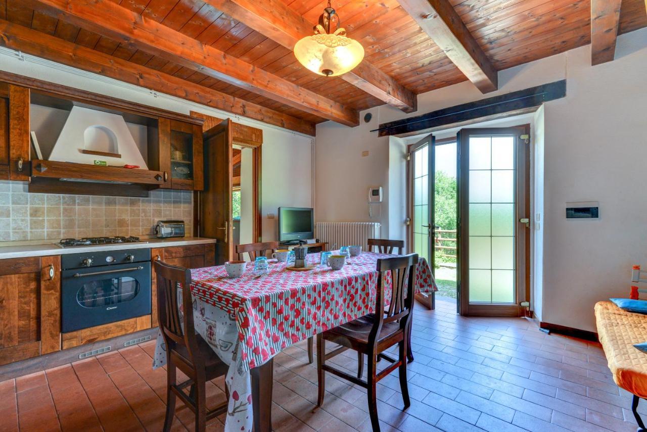 3 Charming Private Home With Pool, Bbq, Wi-Fi & Free Parking カステル・デル・ピアーノ エクステリア 写真
