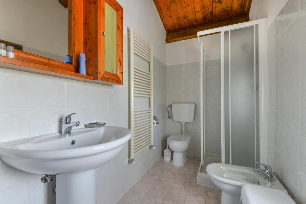 3 Charming Private Home With Pool, Bbq, Wi-Fi & Free Parking カステル・デル・ピアーノ エクステリア 写真