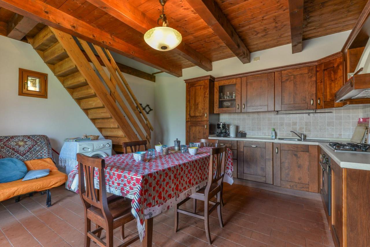 3 Charming Private Home With Pool, Bbq, Wi-Fi & Free Parking カステル・デル・ピアーノ エクステリア 写真