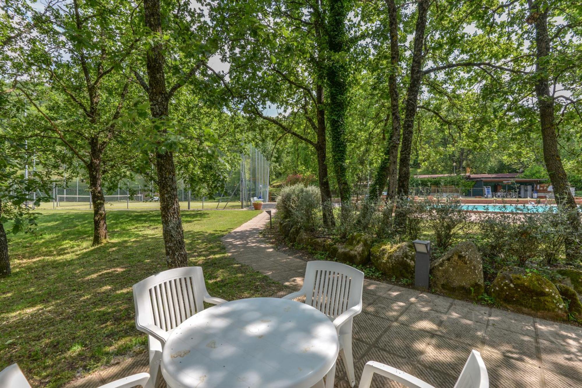 3 Charming Private Home With Pool, Bbq, Wi-Fi & Free Parking カステル・デル・ピアーノ エクステリア 写真