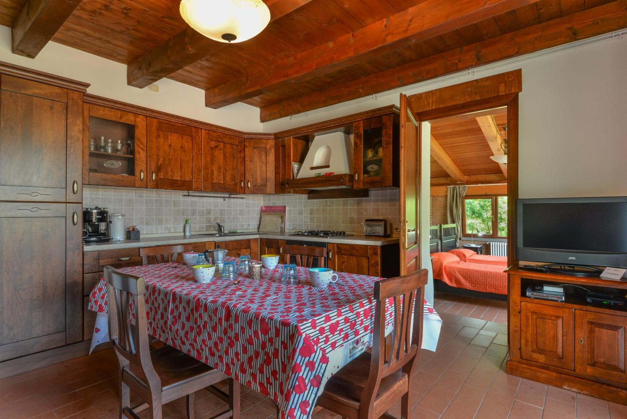 3 Charming Private Home With Pool, Bbq, Wi-Fi & Free Parking カステル・デル・ピアーノ エクステリア 写真